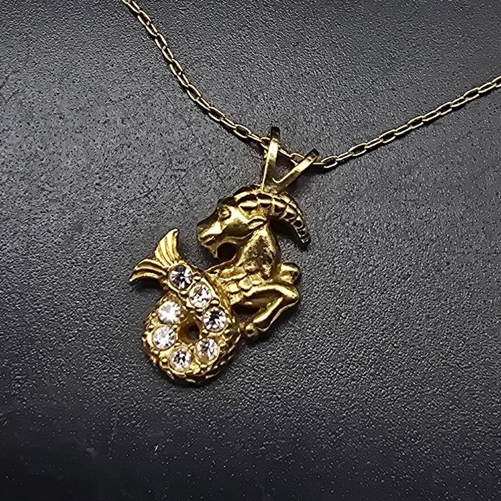 Avon Capricorn Zodiac Necklace Gold Tone Rhinestone Vintage Costume Jewelry